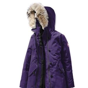 Girls Canada 🇨🇦 goose Brittania Parka with Removable Fur Trim